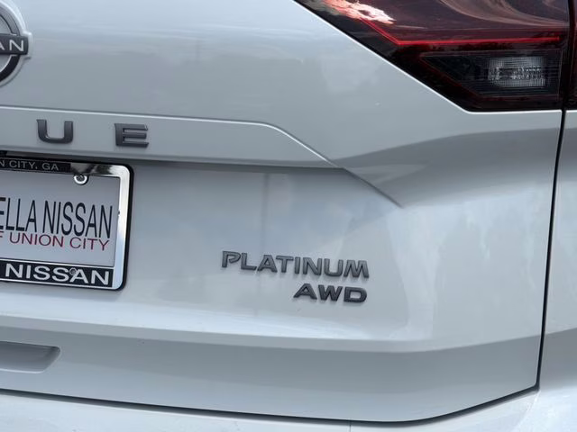 2026 Everest White Pearl Tricoat Nissan Rogue Platinum AWD SUV
