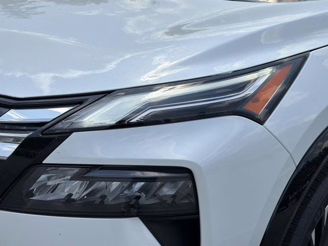 2026 Everest White Pearl Tricoat Nissan Rogue Platinum AWD SUV