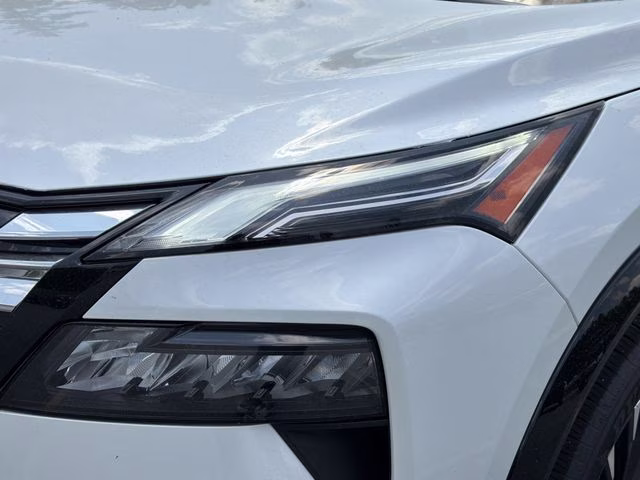 2026 Everest White Pearl Tricoat Nissan Rogue Platinum AWD SUV