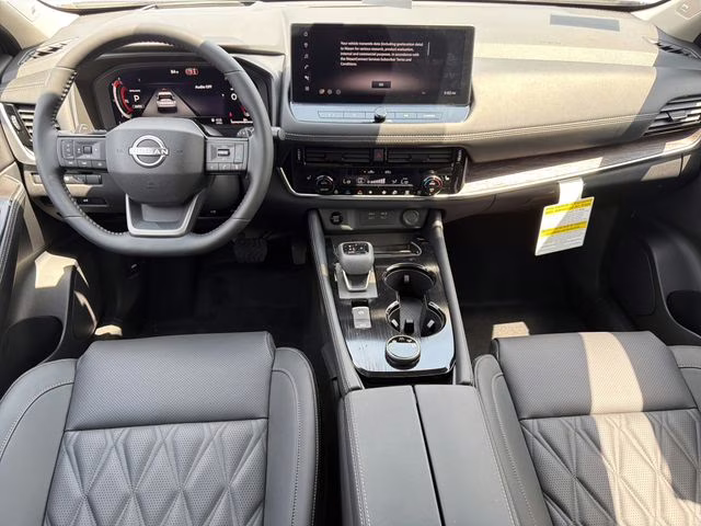 2026 Everest White Pearl Tricoat Nissan Rogue Platinum AWD SUV