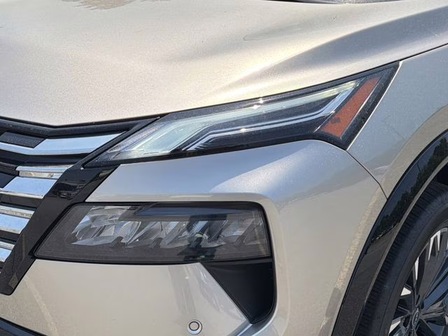 2026 Champagne Silver Metallic Nissan Rogue Platinum AWD SUV