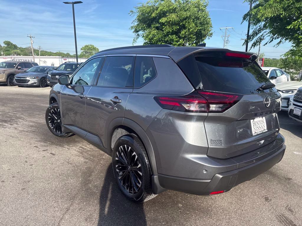2026 Gun Metallic Nissan Rogue Dark Armor FWD SUV