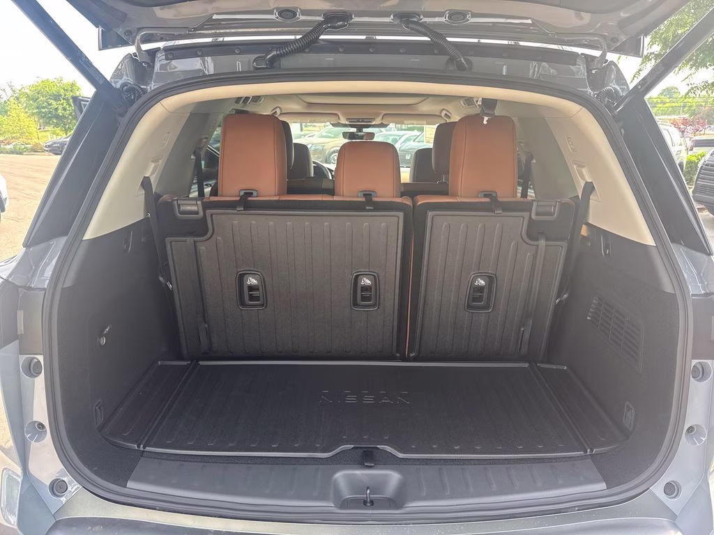 2026 Boulder Gray Pearl Nissan Pathfinder Platinum 4X4 SUV