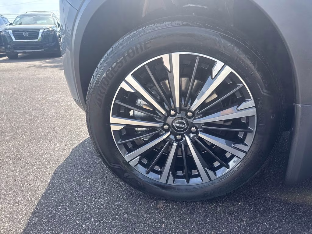 2026 Boulder Gray Pearl Nissan Pathfinder Platinum 4X4 SUV