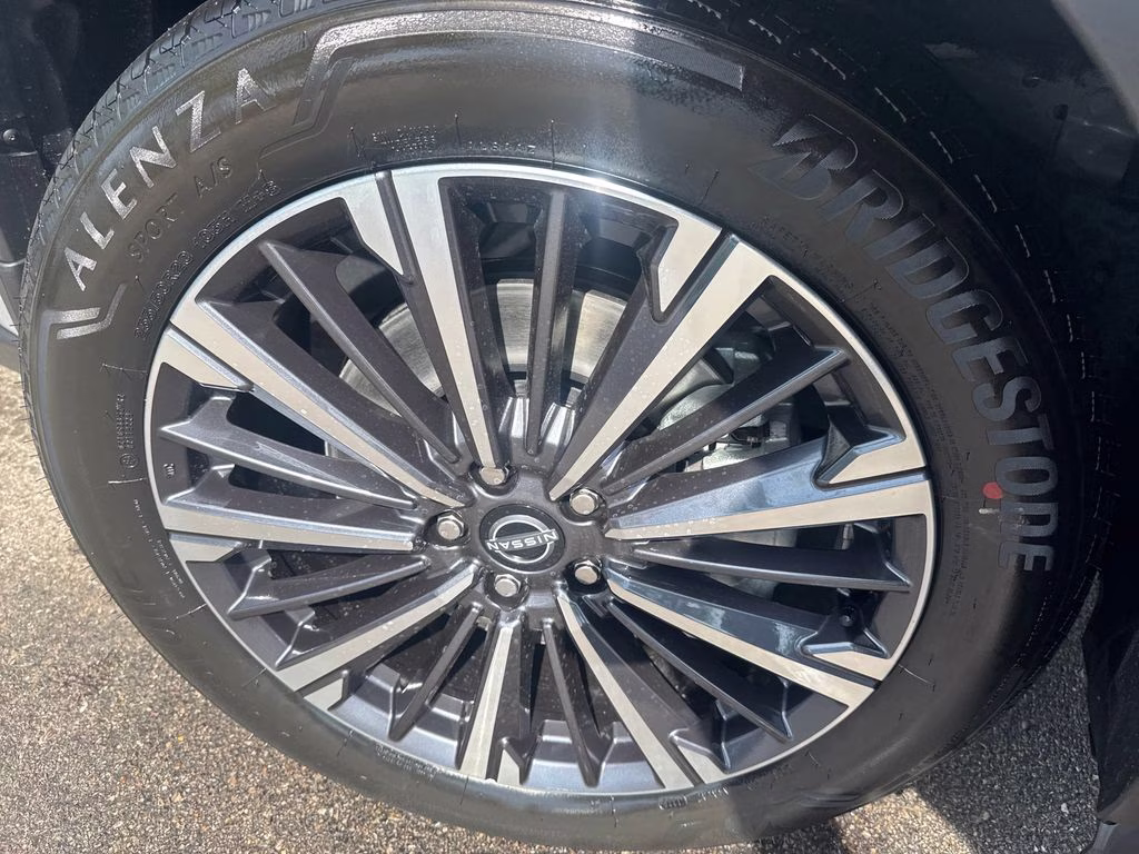 2026 Boulder Gray Pearl Nissan Pathfinder Platinum 4X4 SUV