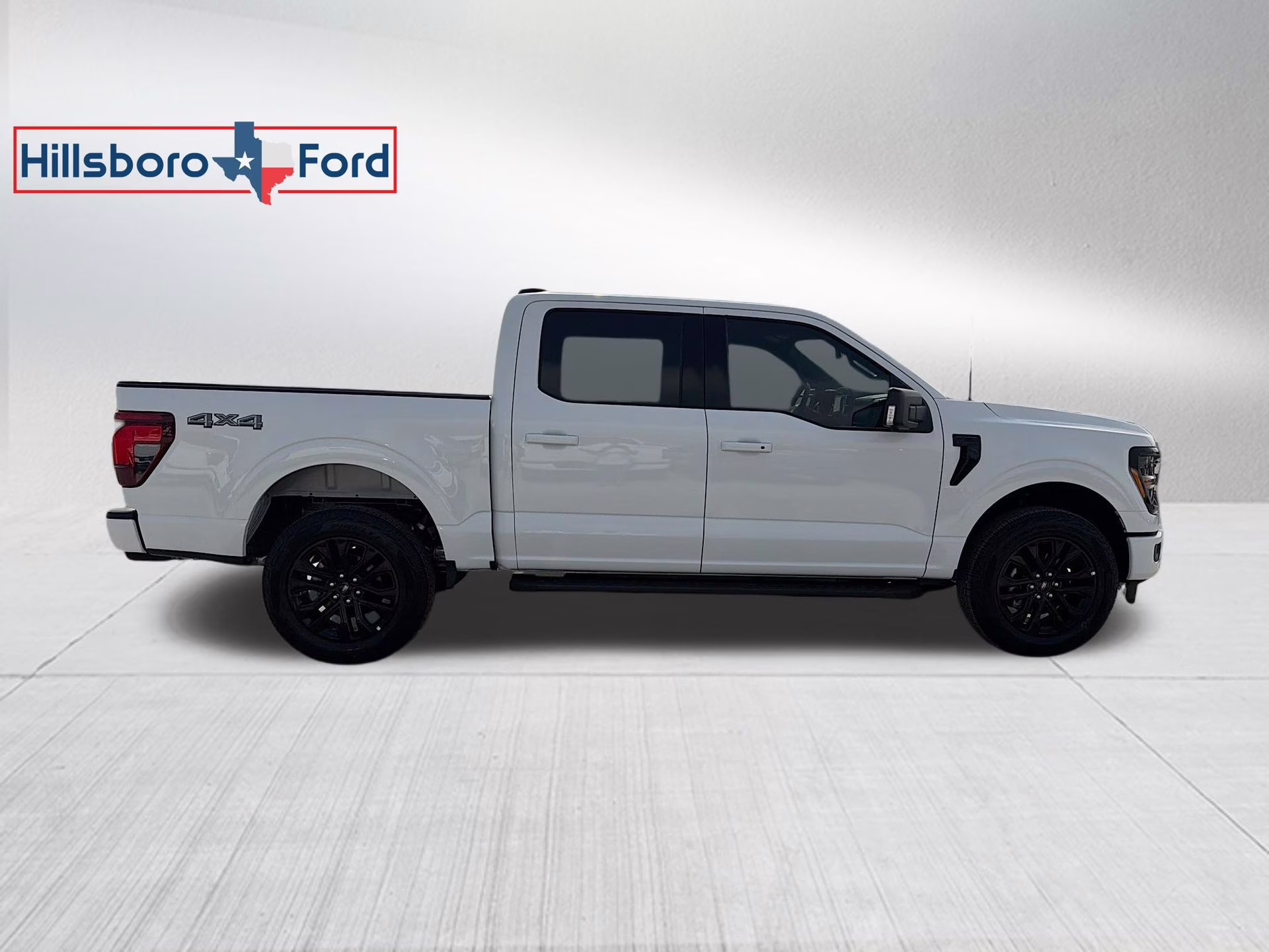 2026 Oxford White Ford F-150 XLT 4X4 Truck
