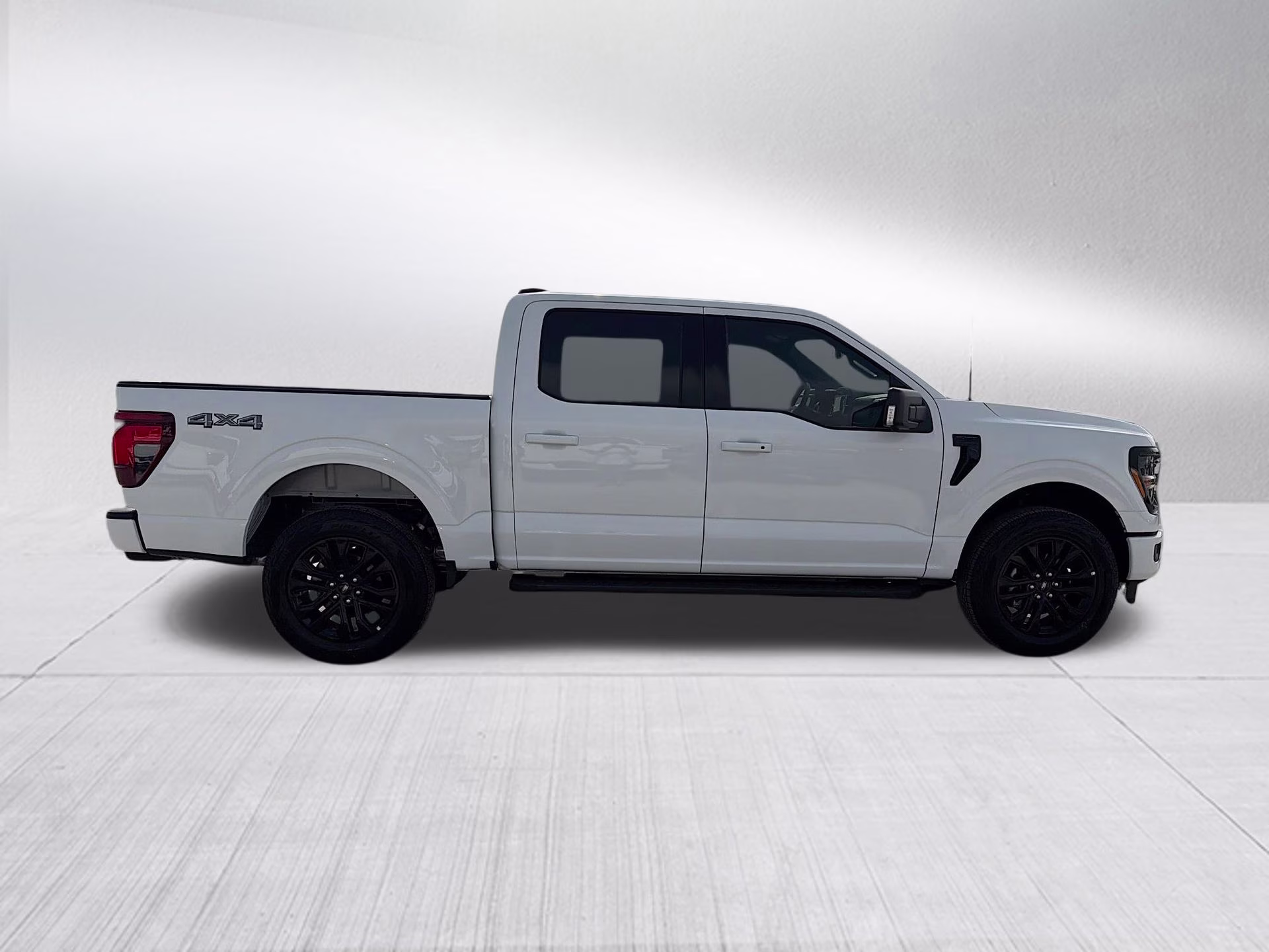2026 Oxford White Ford F-150 XLT 4X4 Truck