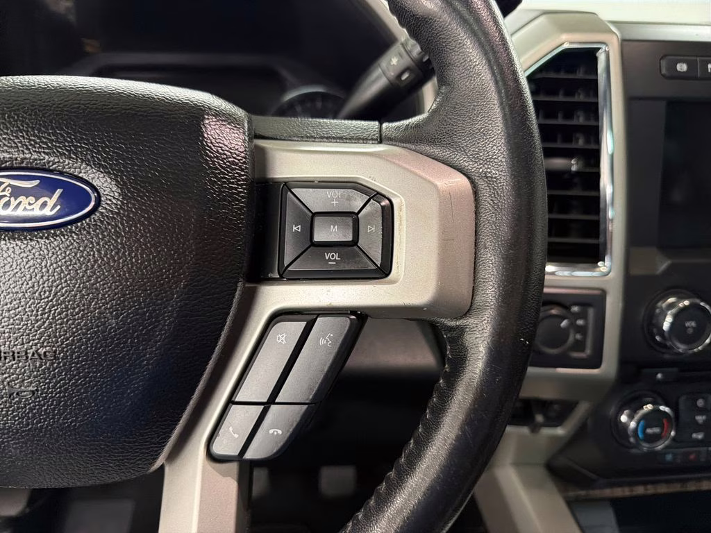 2018 White Gold Metallic Ford Super Duty F-250 SRW Lariat 4X4 Truck
