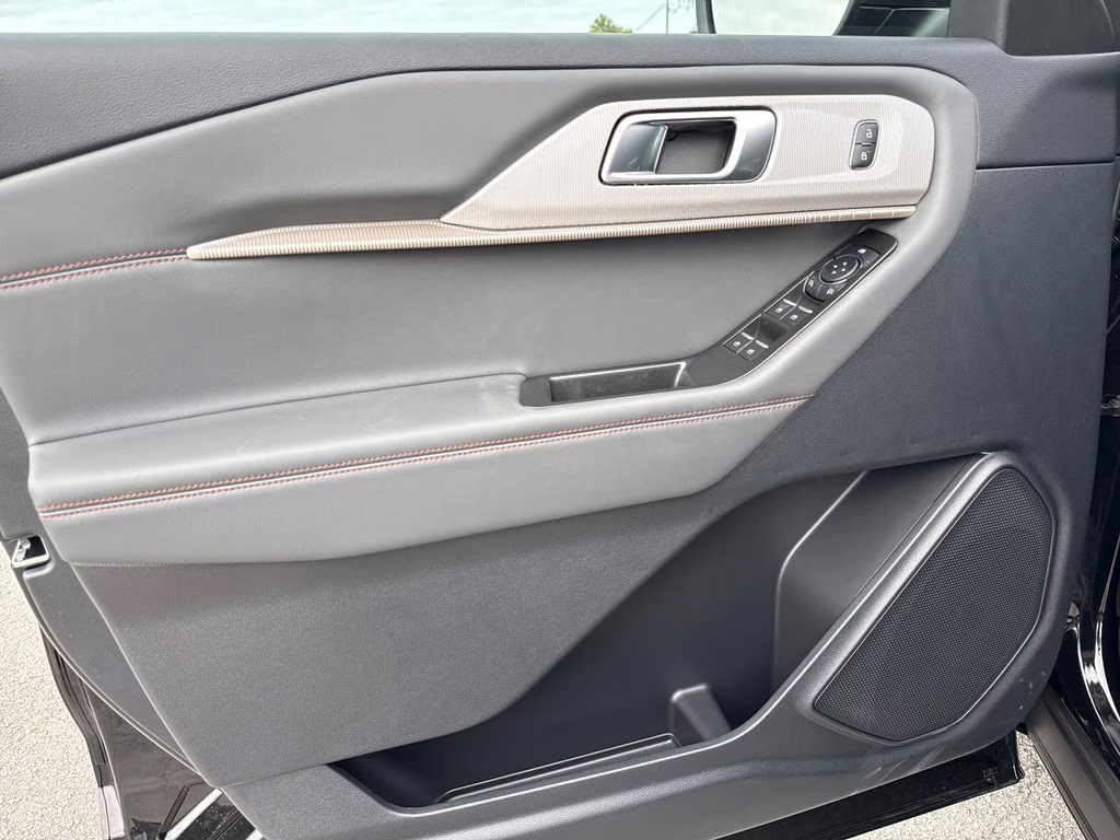 2026 Agate Black Metallic Ford Explorer Active RWD SUV