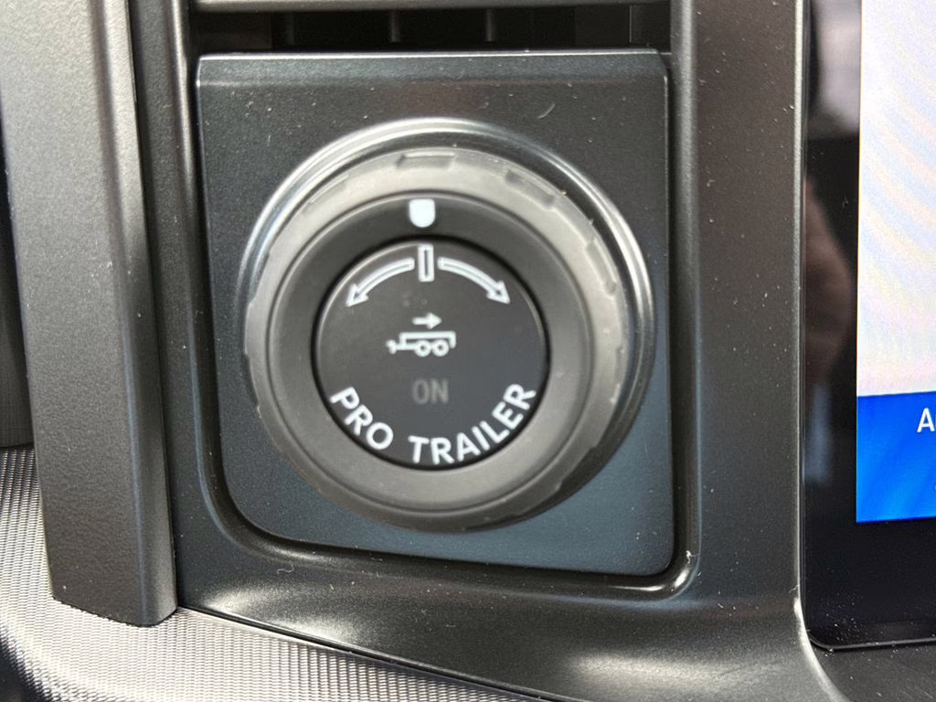 2026 Star White Metallic Tri-Coat Ford F-150 Lariat 4X4 Truck