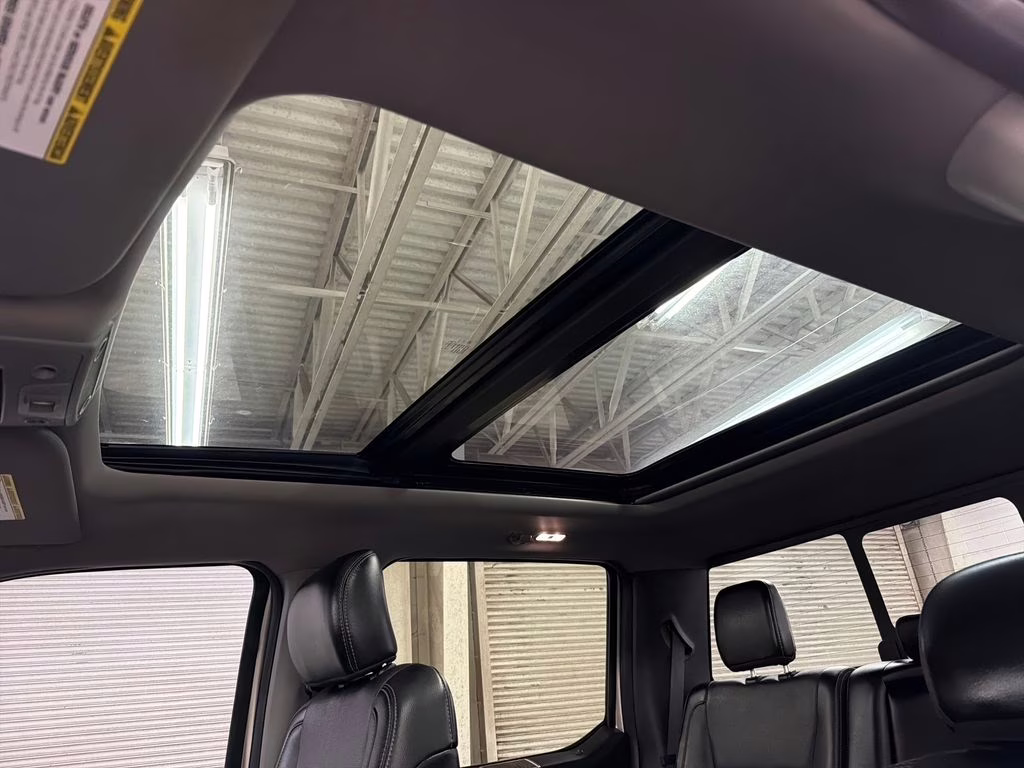 2018 White Gold Metallic Ford Super Duty F-250 SRW Lariat 4X4 Truck