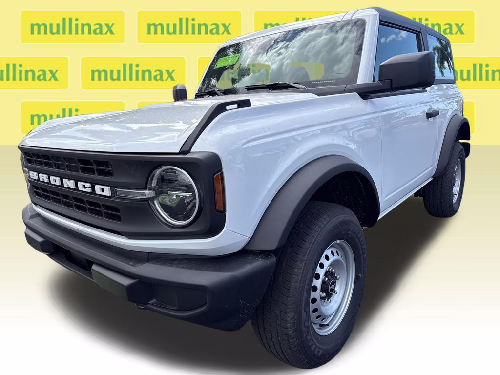 2026 Oxford White Ford Bronco Base 4X4 SUV