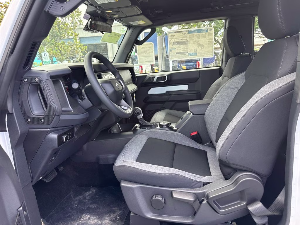 2026 Oxford White Ford Bronco Base 4X4 SUV