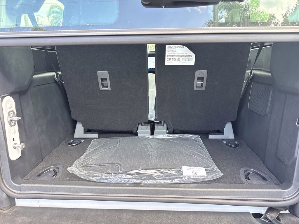 2026 Oxford White Ford Bronco Base 4X4 SUV