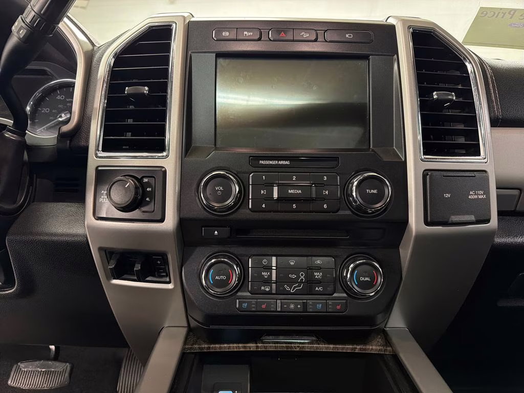 2018 White Gold Metallic Ford Super Duty F-250 SRW Lariat 4X4 Truck