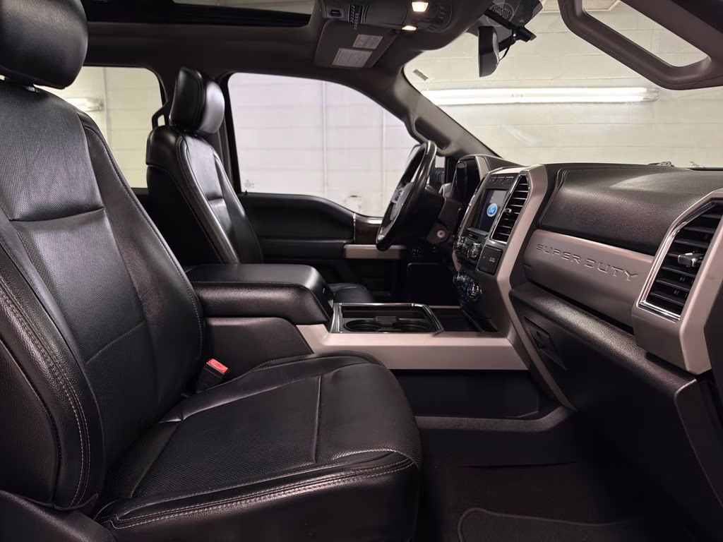 2018 White Gold Metallic Ford Super Duty F-250 SRW Lariat 4X4 Truck