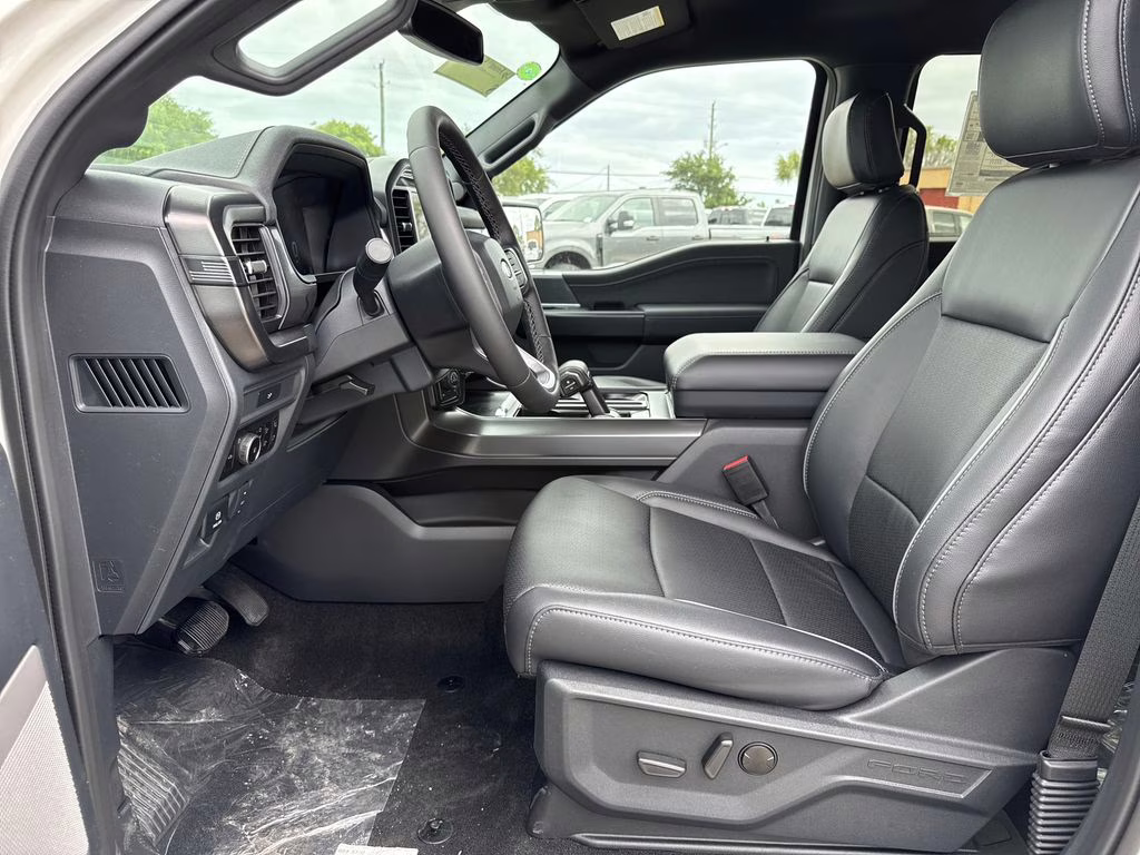 2026 Star White Metallic Tri-Coat Ford F-150 Lariat 4X4 Truck