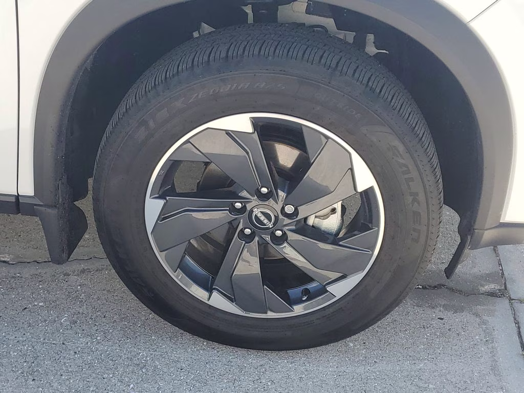 2026 Everest White Pearl Tricoat Nissan Rogue SV FWD SUV