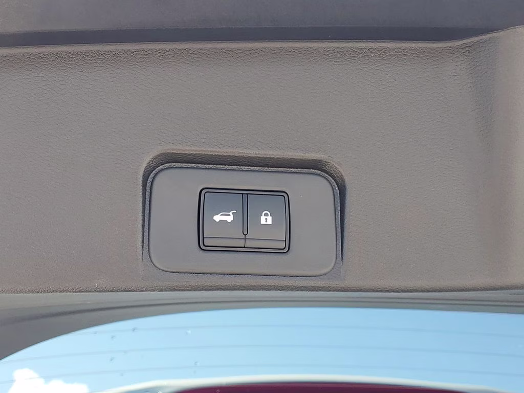 2026 Everest White Pearl Tricoat Nissan Rogue SV FWD SUV
