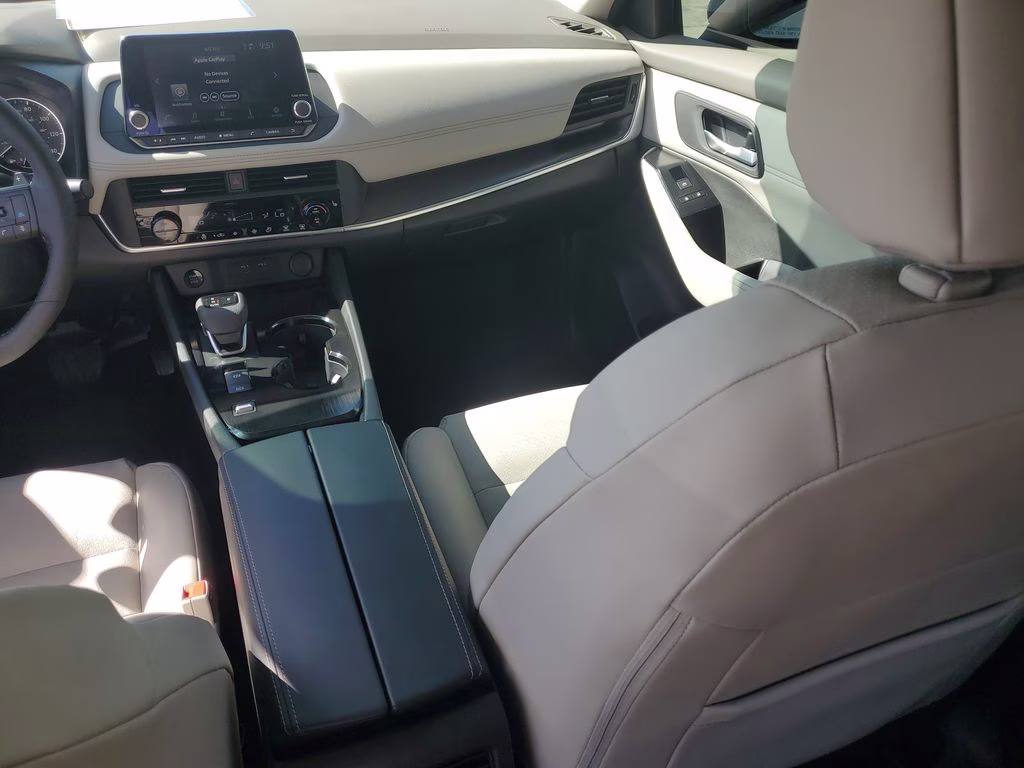2026 Everest White Pearl Tricoat Nissan Rogue SV FWD SUV