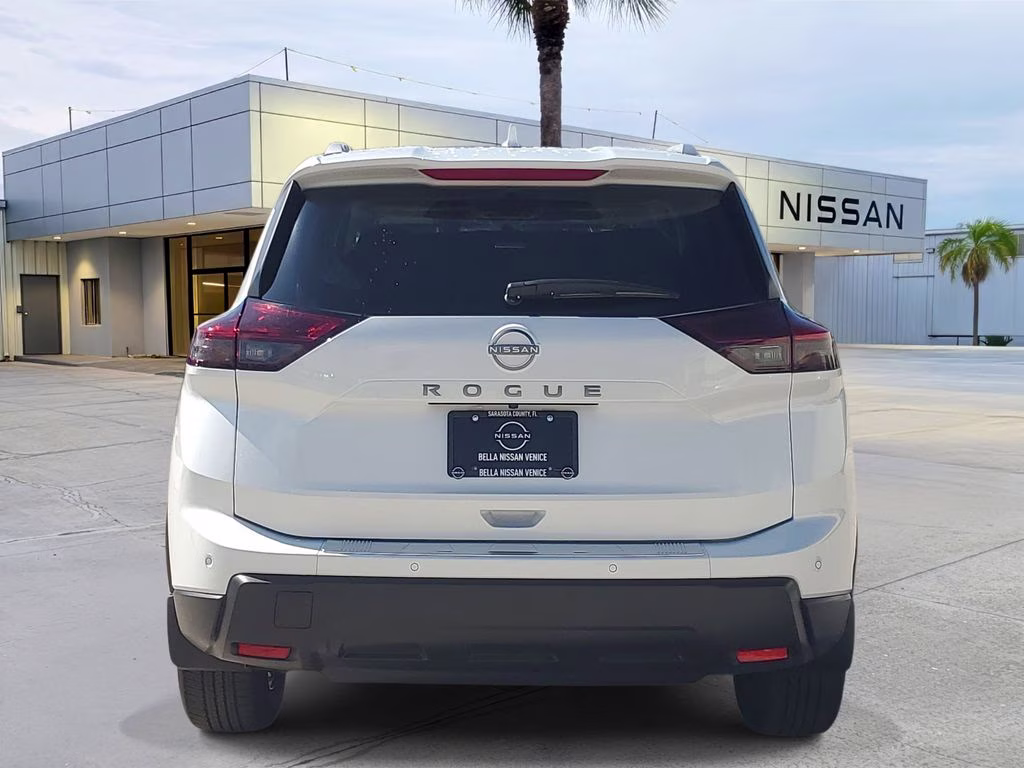 2026 Everest White Pearl Tricoat Nissan Rogue SV FWD SUV