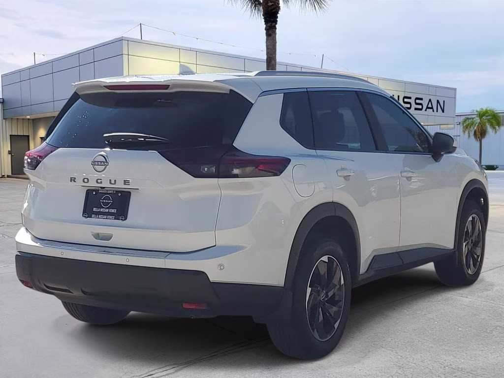 2026 Everest White Pearl Tricoat Nissan Rogue SV FWD SUV