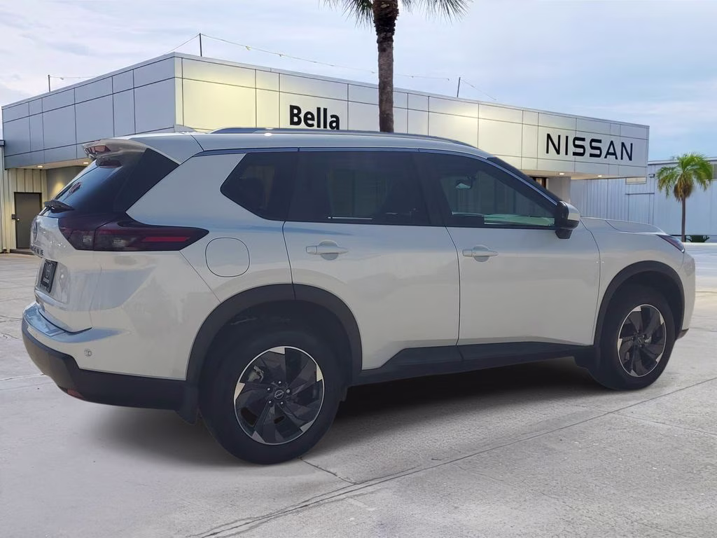 2026 Everest White Pearl Tricoat Nissan Rogue SV FWD SUV