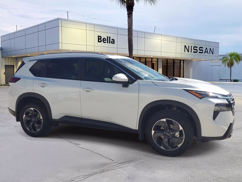 2026 Everest White Pearl Tricoat Nissan Rogue SV FWD SUV