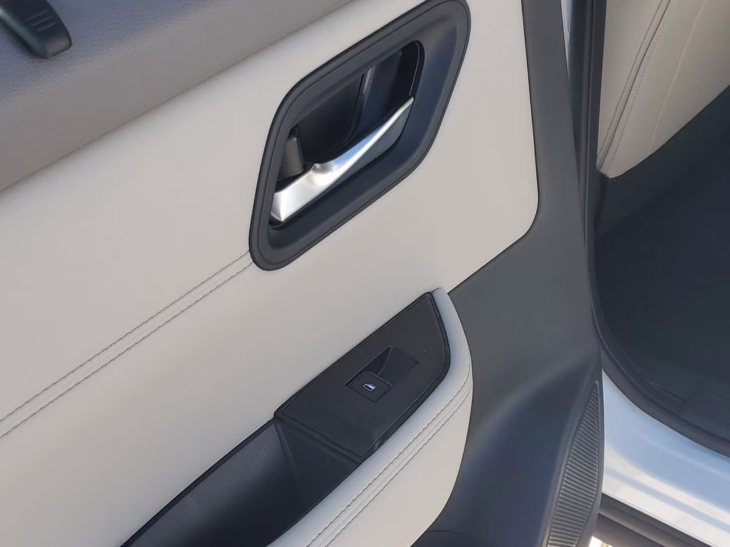 2026 Everest White Pearl Tricoat Nissan Rogue SV FWD SUV