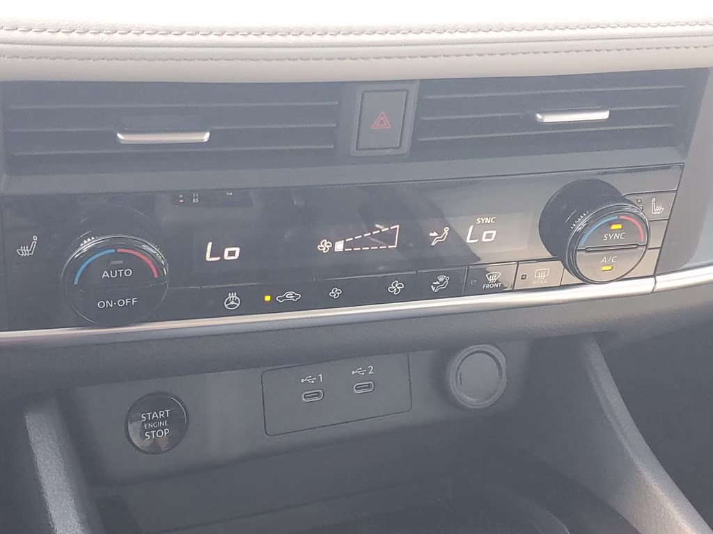 2026 Everest White Pearl Tricoat Nissan Rogue SV FWD SUV