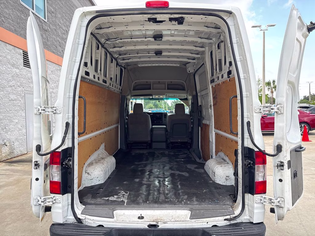 2014 Glacier White Nissan NV2500 HD SV RWD Van