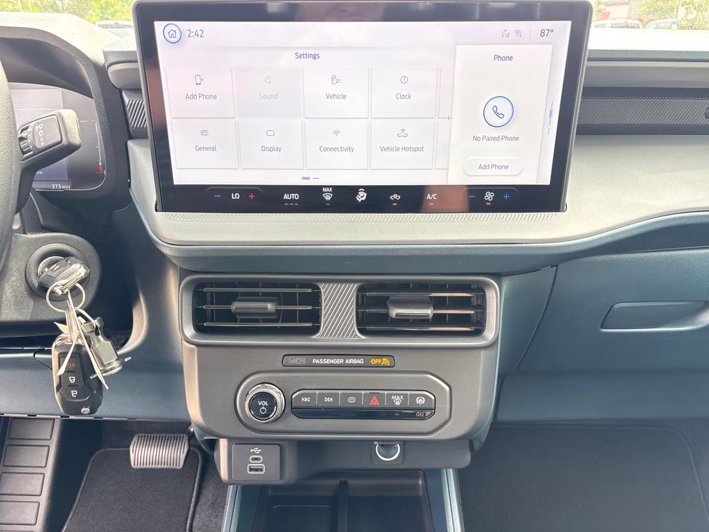 2026 Oxford White Ford Maverick XL FWD Truck