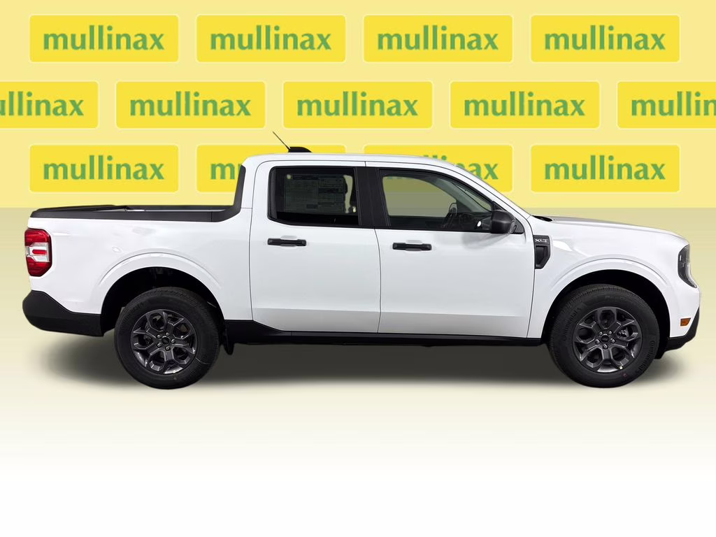 2026 Oxford White Ford Maverick XLT FWD Truck