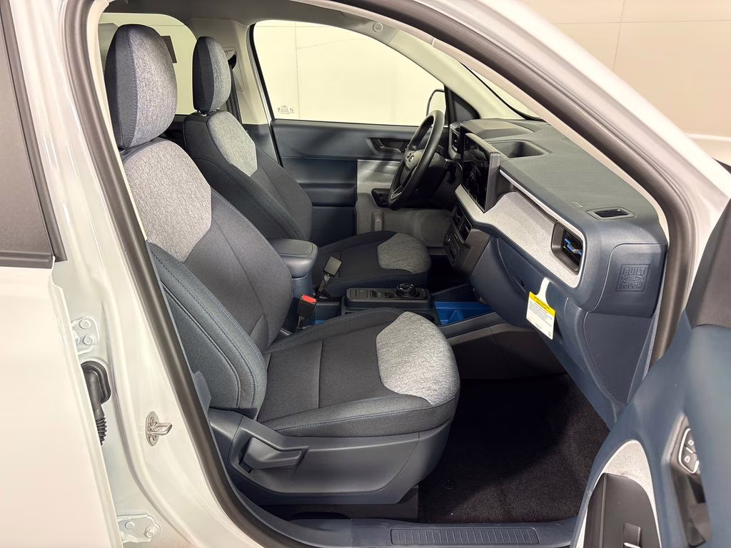 2026 Oxford White Ford Maverick XLT FWD Truck