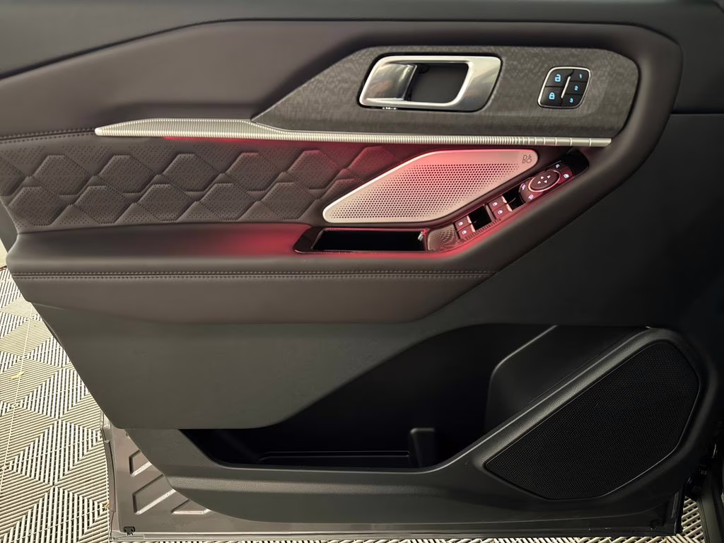 2026 Carbonized Gray Metallic Ford Explorer Platinum 4X4 SUV