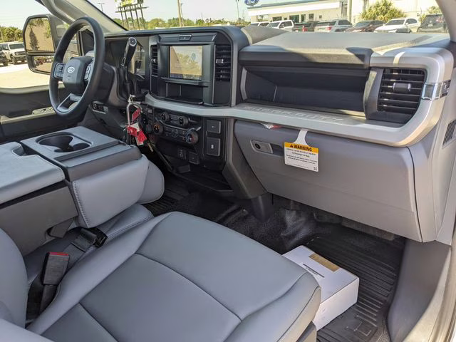 2026 Oxford White Ford Super Duty F-450 DRW XL 4X4 Chassis
