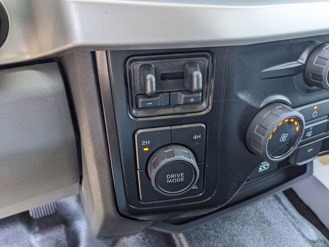 2026 Oxford White Ford Super Duty F-450 DRW XL 4X4 Chassis
