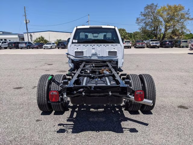 2026 Oxford White Ford Super Duty F-450 DRW XL 4X4 Chassis