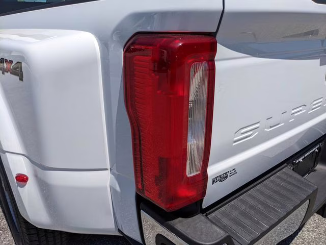 2026 Oxford White Ford Super Duty F-350 DRW XL 4X4 Truck