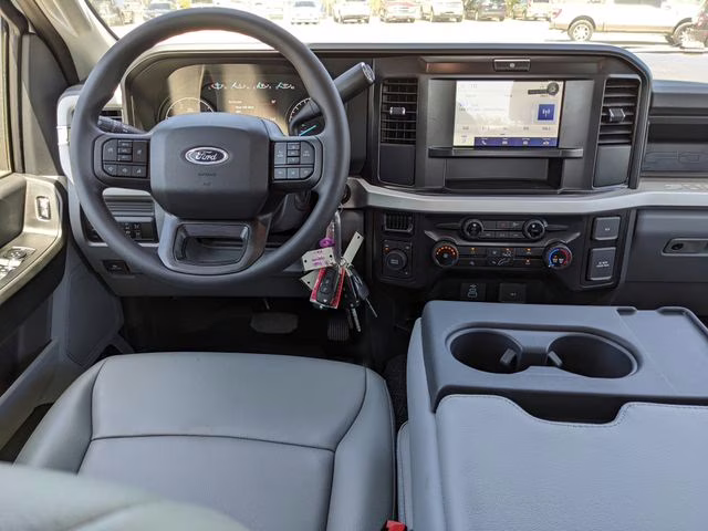 2026 Oxford White Ford Super Duty F-350 DRW XL 4X4 Truck