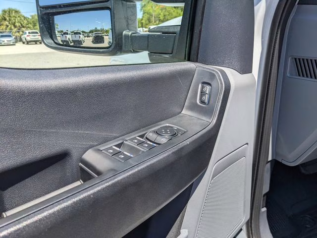 2026 Oxford White Ford Super Duty F-350 DRW XL 4X4 Truck