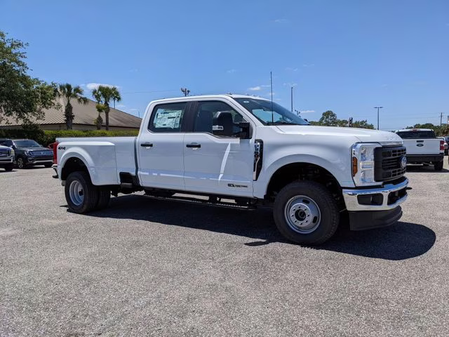 2026 Oxford White Ford Super Duty F-350 DRW XL 4X4 Truck