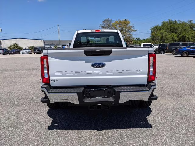 2026 Oxford White Ford Super Duty F-350 DRW XL 4X4 Truck