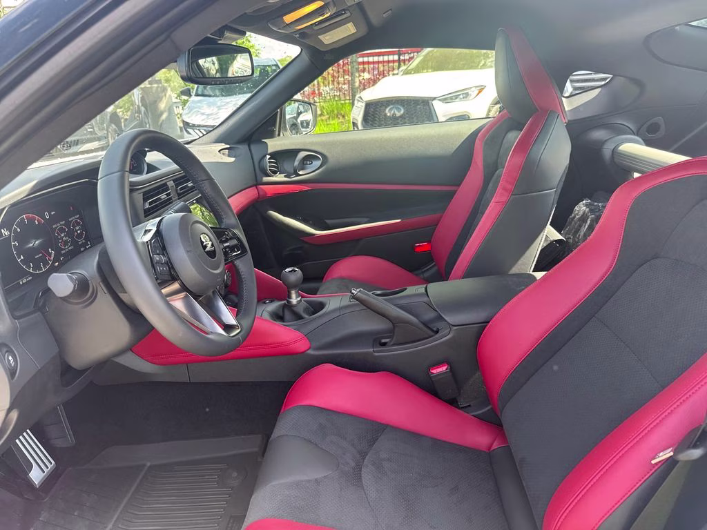 2026 Pearl White/Super Black Nissan Z Performance RWD Coupe