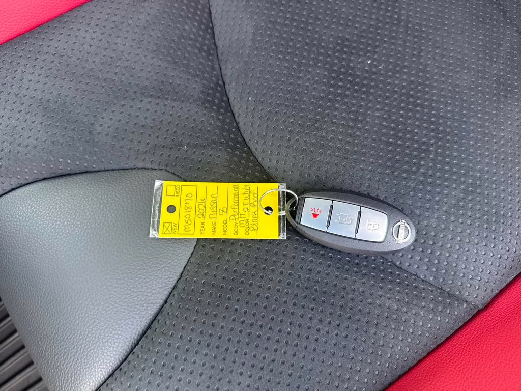 2026 Pearl White/Super Black Nissan Z Performance RWD Coupe