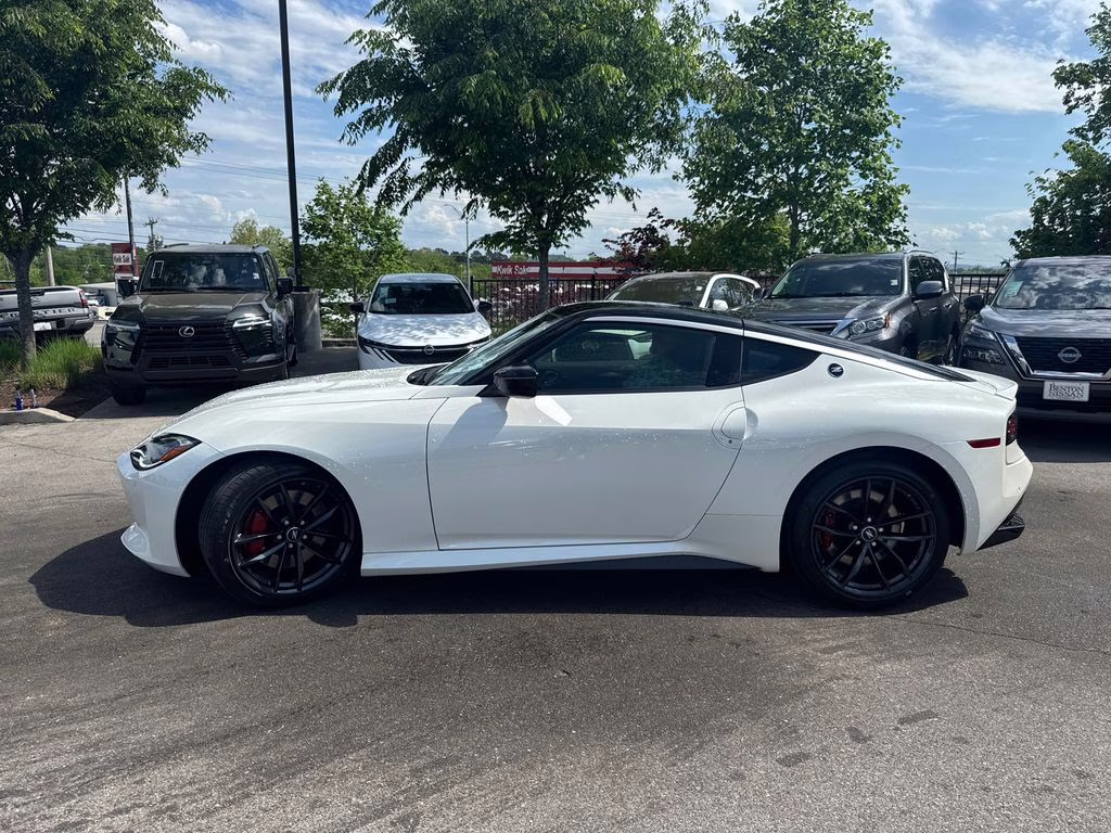 2026 Pearl White/Super Black Nissan Z Performance RWD Coupe