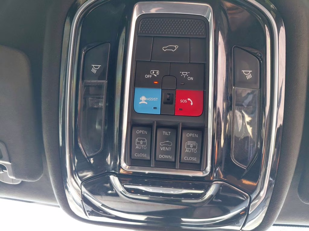 2021 Bright White Clearcoat Jeep Grand Cherokee L Summit w/Advanced & Luxury Tech Pkgs 4X4 SUV