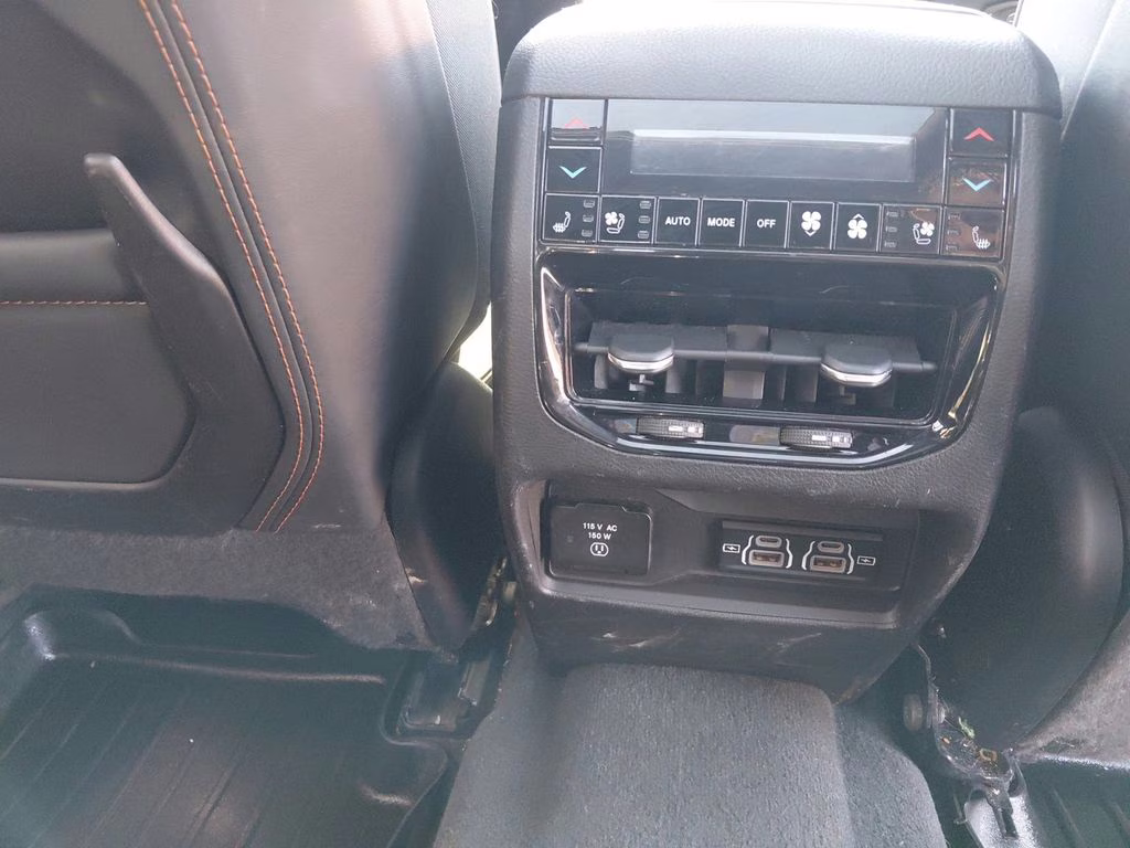 2021 Bright White Clearcoat Jeep Grand Cherokee L Summit w/Advanced & Luxury Tech Pkgs 4X4 SUV