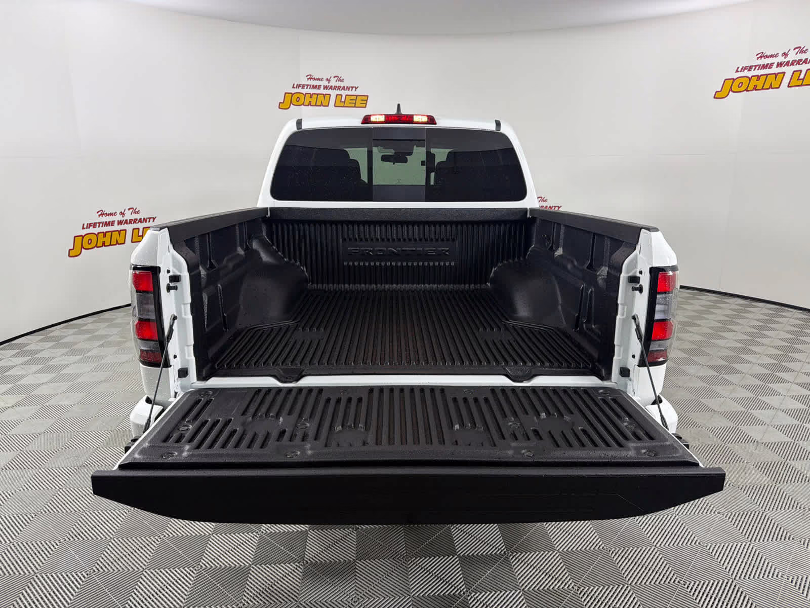 2026 Glacier White Nissan Frontier PRO-X RWD Truck