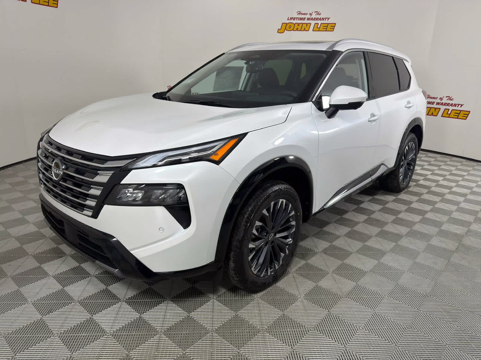 2026 Everest White Pearl Tricoat Nissan Rogue Platinum AWD SUV